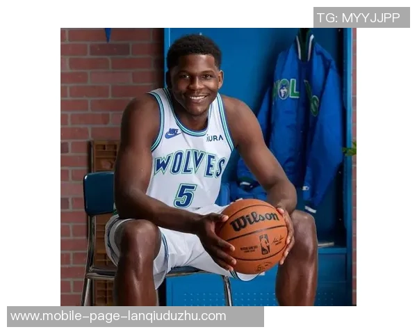 爱德华兹首节爆发后沉寂三节仅得6分表现令人失望